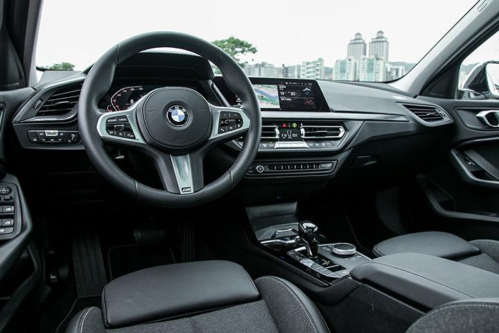 宝马1系2016款118i都市设计套装,宝马118i2012款和2013款区别