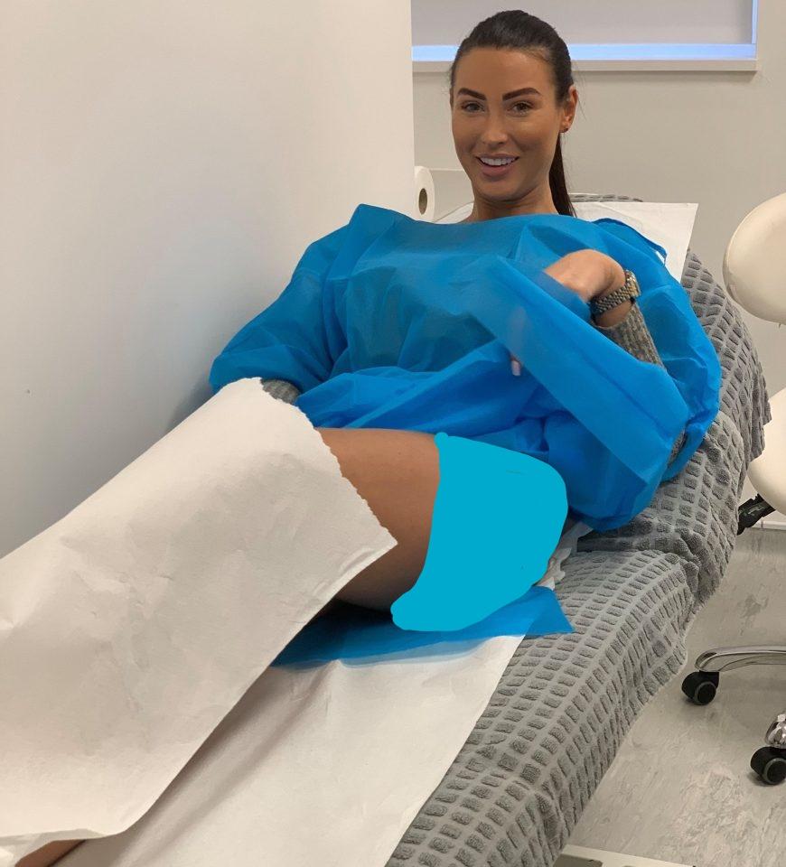 英国模特因产后感觉不自信让丈夫陪同做阴道美容手术