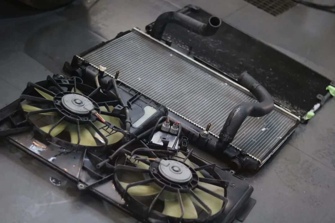 怪兽修车：翻新一辆2005年凌志LS430，当年百万经典车，满血复活