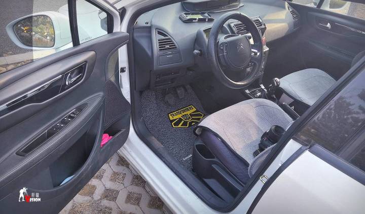 汽车脚垫pvc丝圈好不好,有一层全包汽车丝圈脚垫