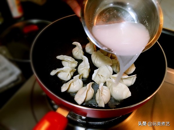 蒸饺子面水多了怎么办,如何煮饺子让饺子更好吃