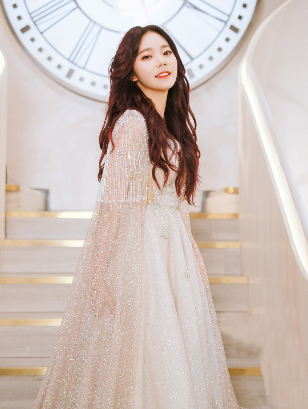 火箭少女杨超越衣服,火箭少女杨超越孟美岐