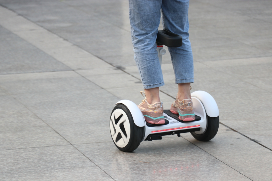 最高时速可达80公里小时,最高时速可达180公里以上