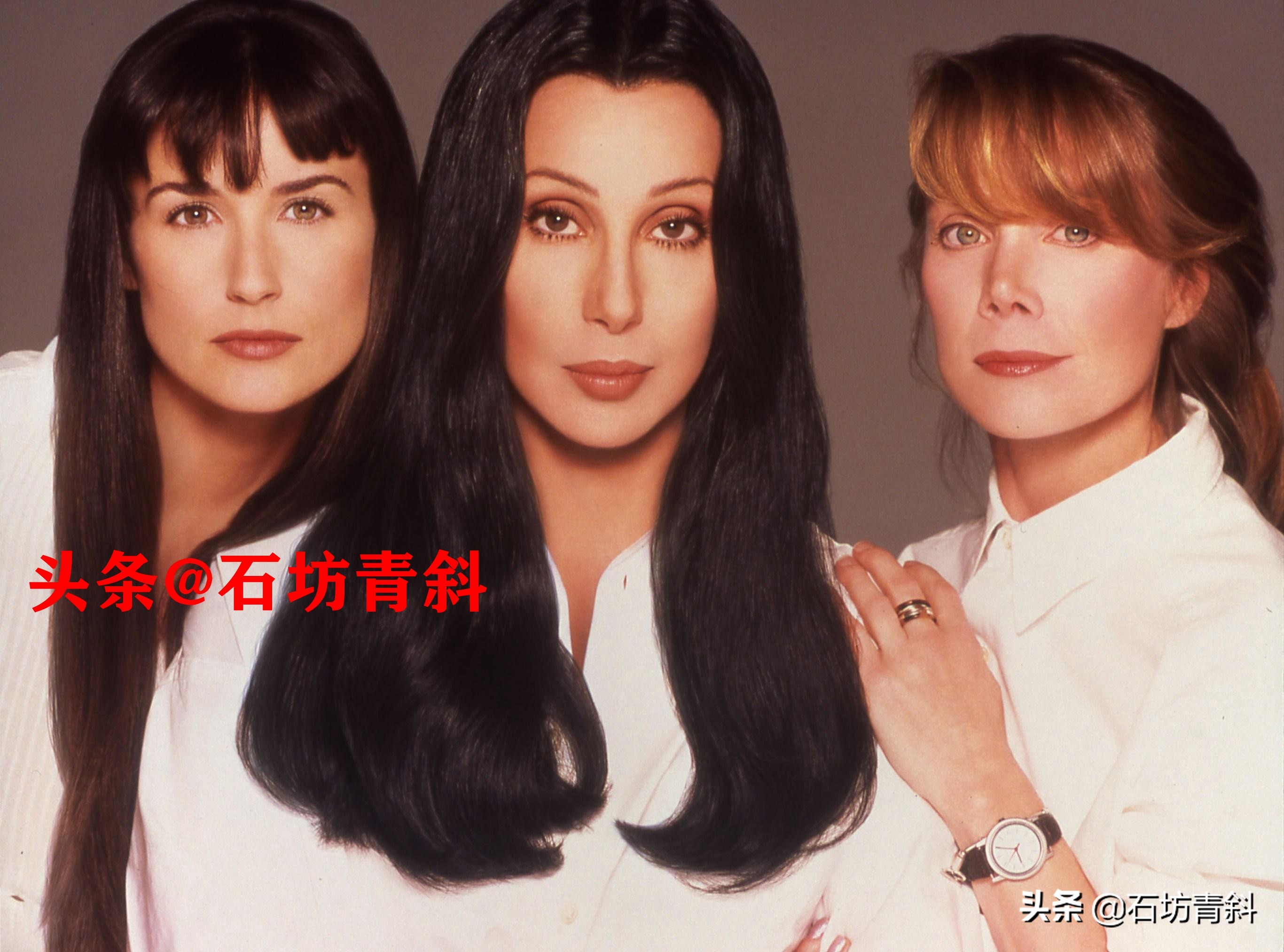 身边围绕无数小鲜肉，奇装异服的始祖，看她如何72变