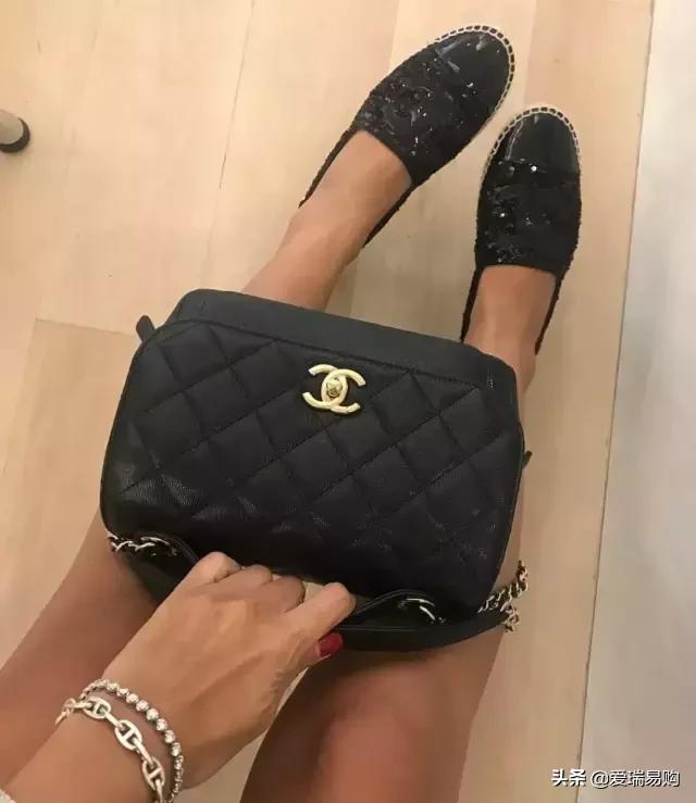 lv和香奈儿和圣罗兰的包包对比,ysl和香奈儿lv包包哪个更高档