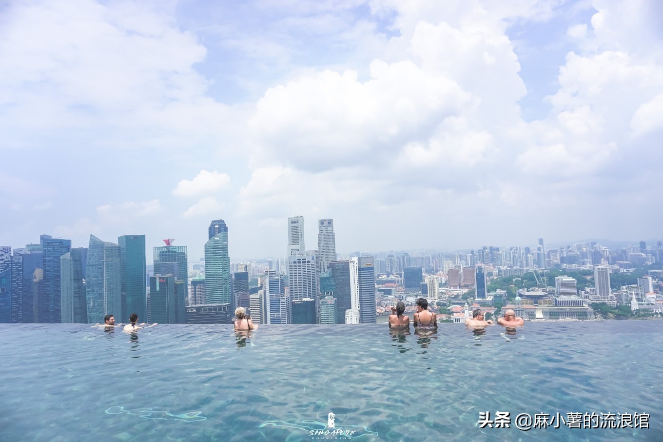 新加坡最豪华的体验,金沙酒店楼顶无边泳池,只有住一晚才能享受