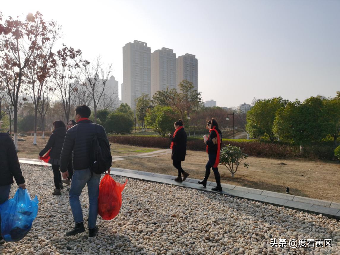 榛勫唸鐧炬嵎闆嗗洟,榛勫窞涓栫邯鐧炬嵎