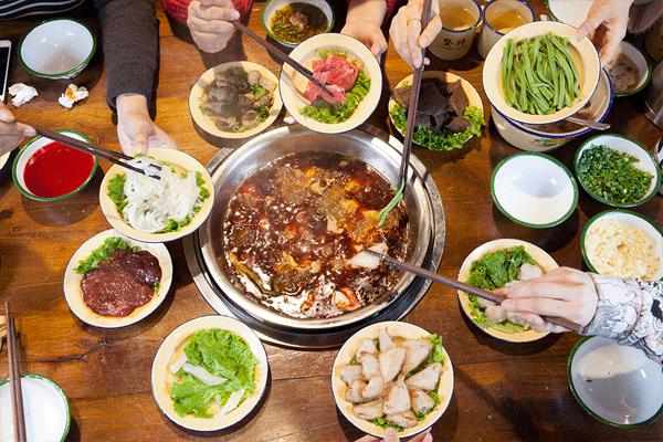 3块8重庆市井火锅,物价回到十年前的超市