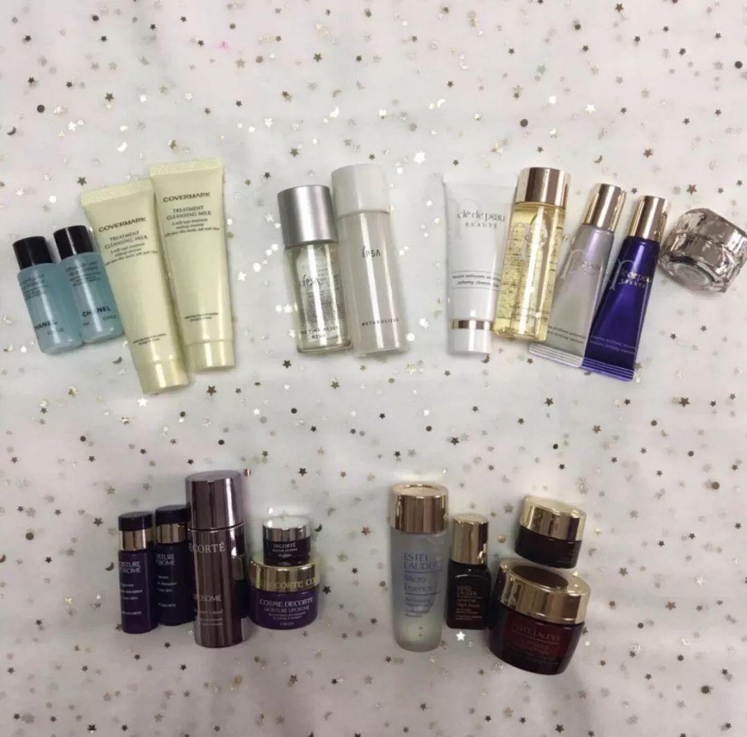 化妆品送的小样和正装有区别吗,化妆品是小样好还是正装的好