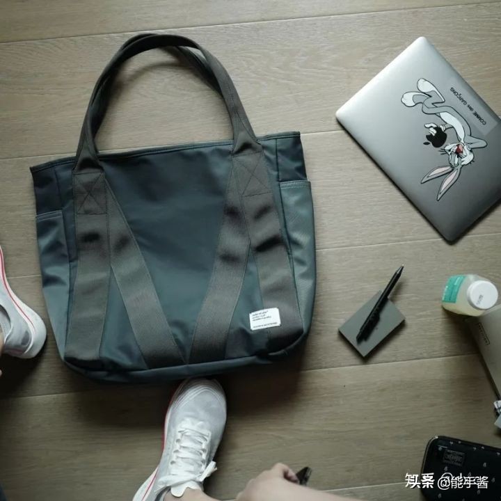 夏季有哪些实用又好看的男生配饰？（型男必看）