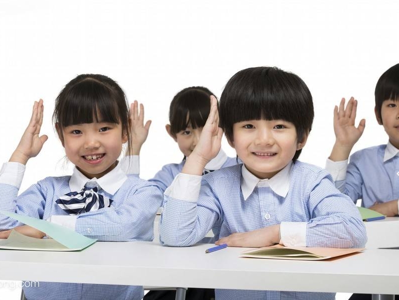 孩子课堂上不愿举手发言怎么引导,孩子上课不敢举手发言怎么办