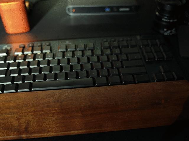 把手电筒做得和TWS耳机一样——指挥家Baton3尊享版