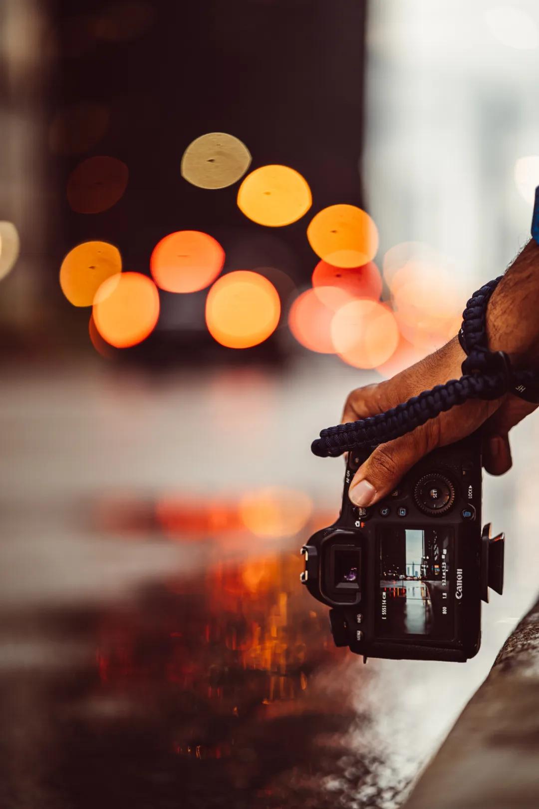 单反拍照颜色失真怎么解决,单反拍照对焦完后偏暗