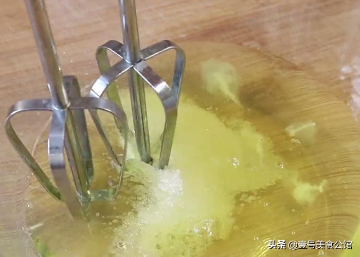 电饭煲怎么做蛋糕不塌陷,电饭煲蛋糕超简单的做法新手必备