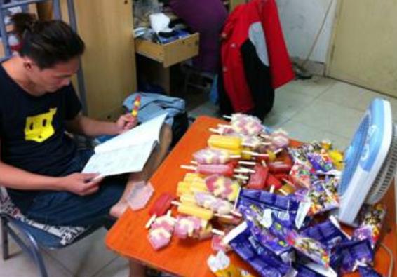 夏天宿舍没有空调降温方式,宿舍夏天热没空调怎么办