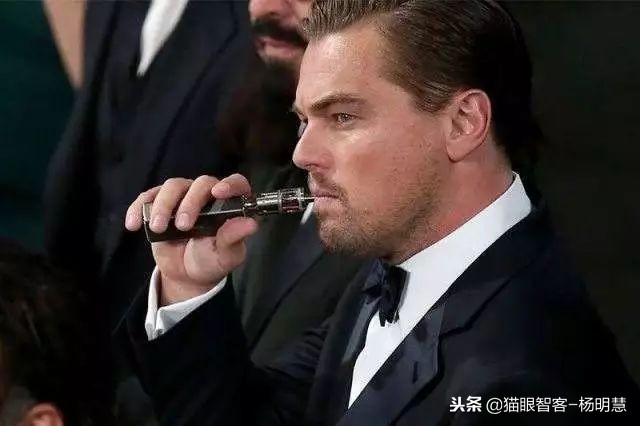 55年前老烟民发明*子烟电**夭折,没想到55年后火遍了全世界!