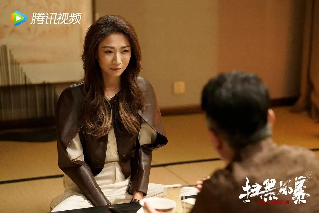 那些开始不被看好的“父女恋”,如今好生让人羡慕啊