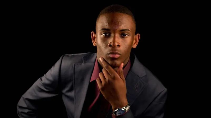 特别孤独没有一个朋友怎么办,当我们自己感到孤独无法温暖别人