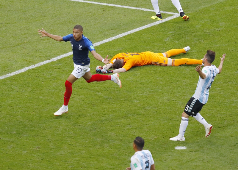 球童是如何被选进足球场的,球童是怎么做的