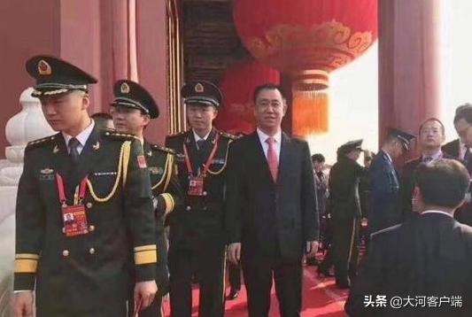 许家印登城门是哪年,许家印2019第一次登上城门的时间