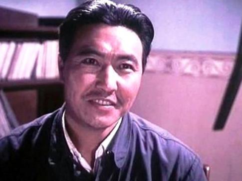 阿黑哥包斯尔，6岁牧羊演《阿诗玛》爆红，却坎坷一生胃癌病逝？