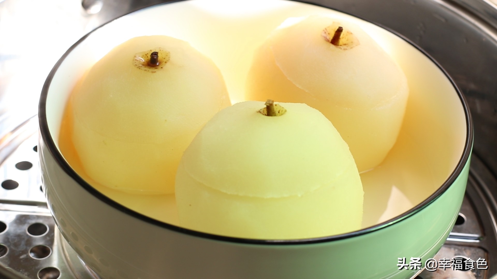 不用锅的冰糖雪梨怎么做,煮冰糖雪梨的正确做法视频