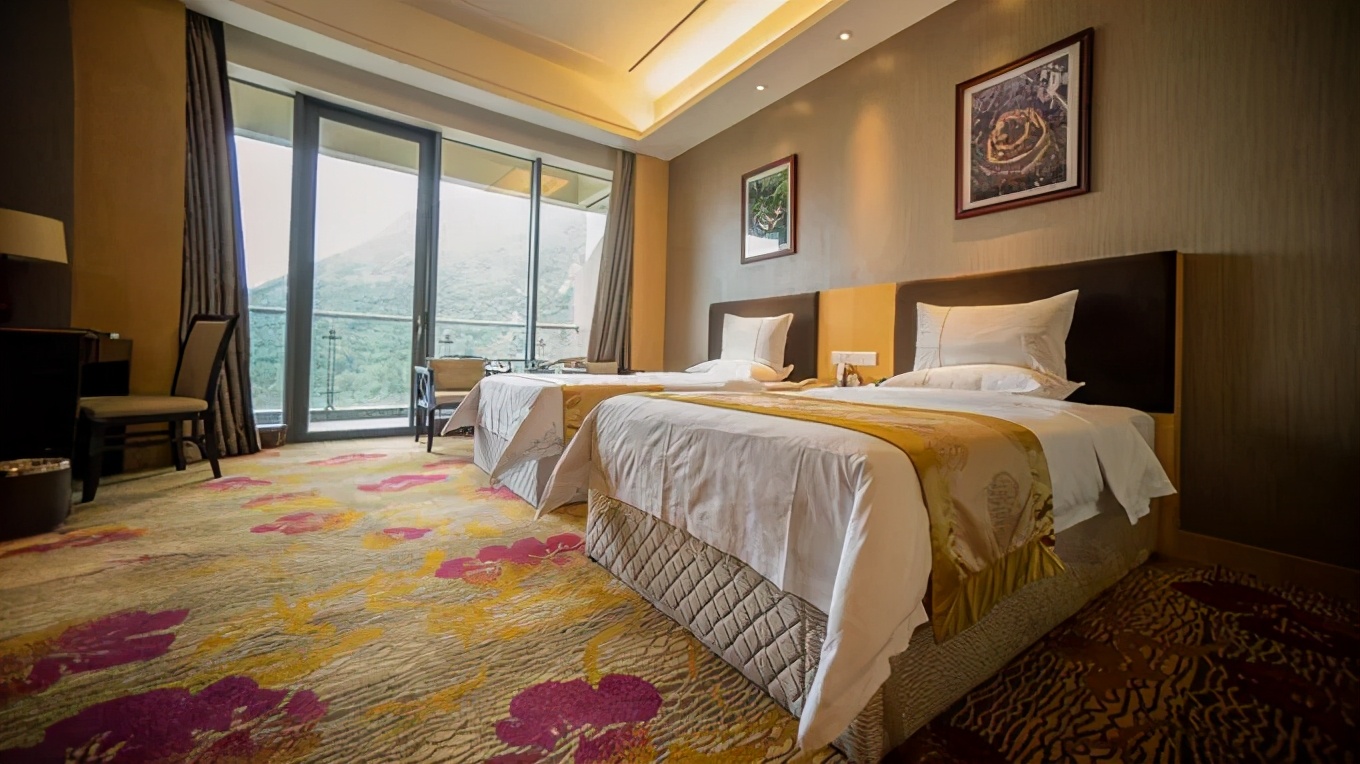 江门圭峰山温泉,江门市圭峰山温泉度假村