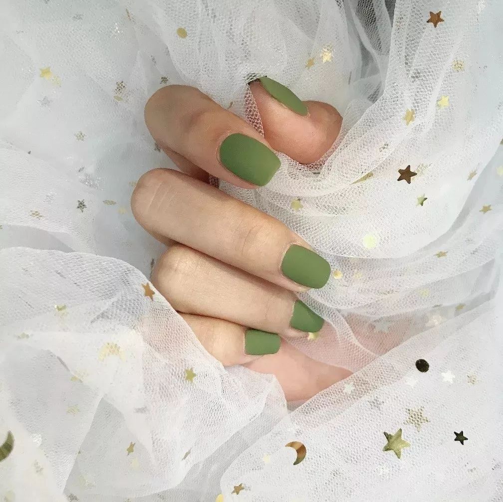 泫雅牛油果绿两件套,泫雅牛油果绿穿搭