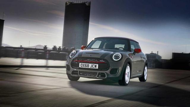 可萌可暴躁的MINIJCW，这款代步卡丁车，它到底怎么样