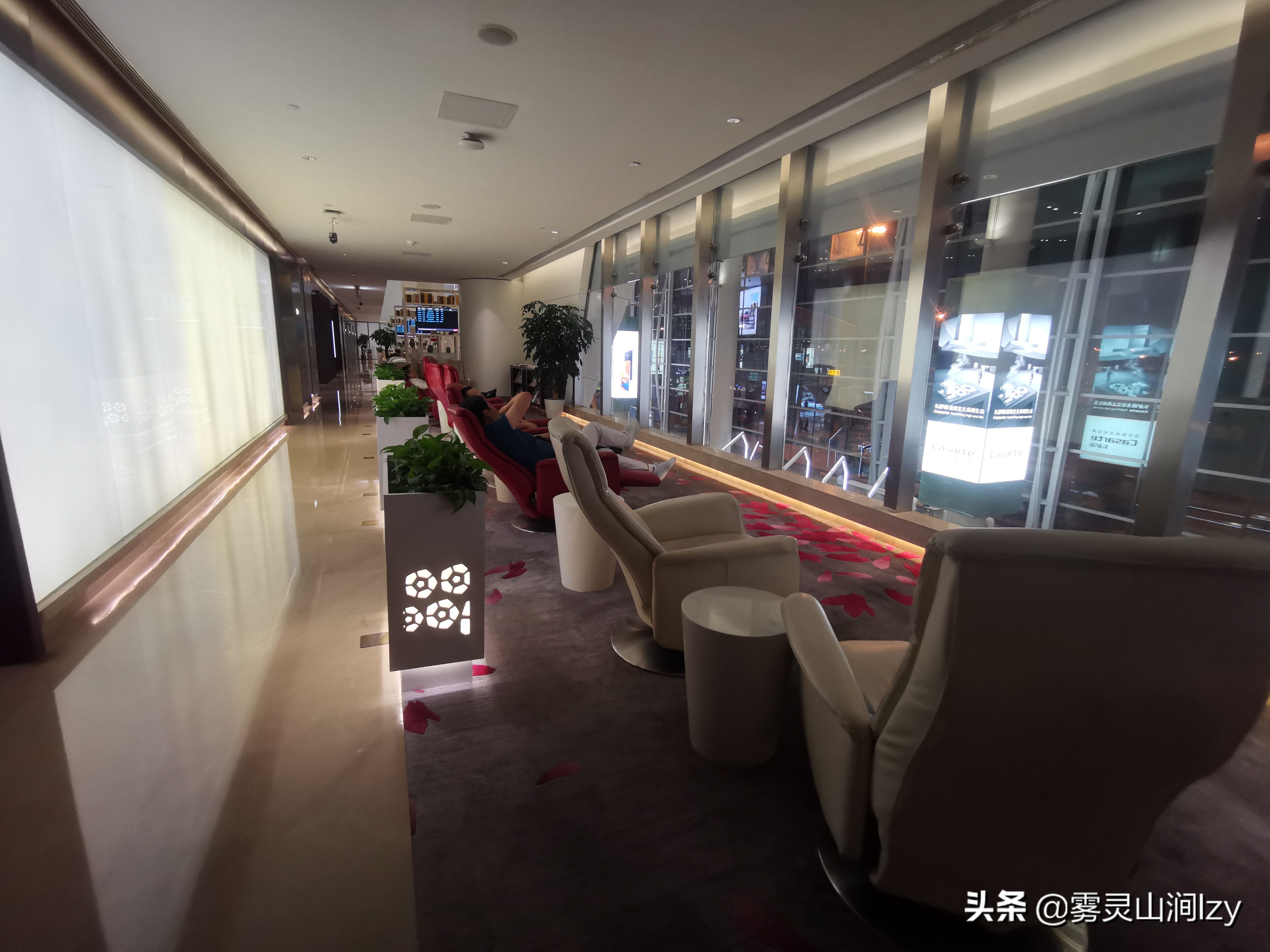白云机场南航明珠贵宾休息室攻略,广州白云机场头等舱候机室