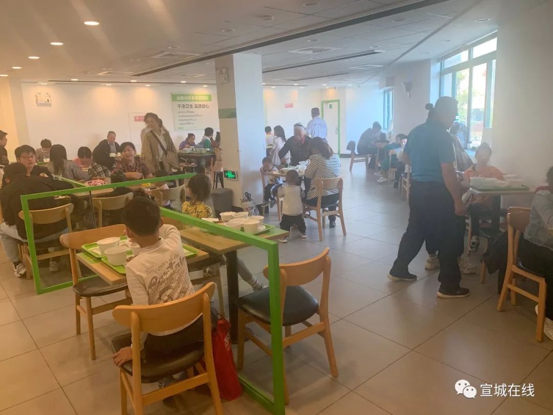 安徽宣城老乡鸡,广德老乡鸡排队视频