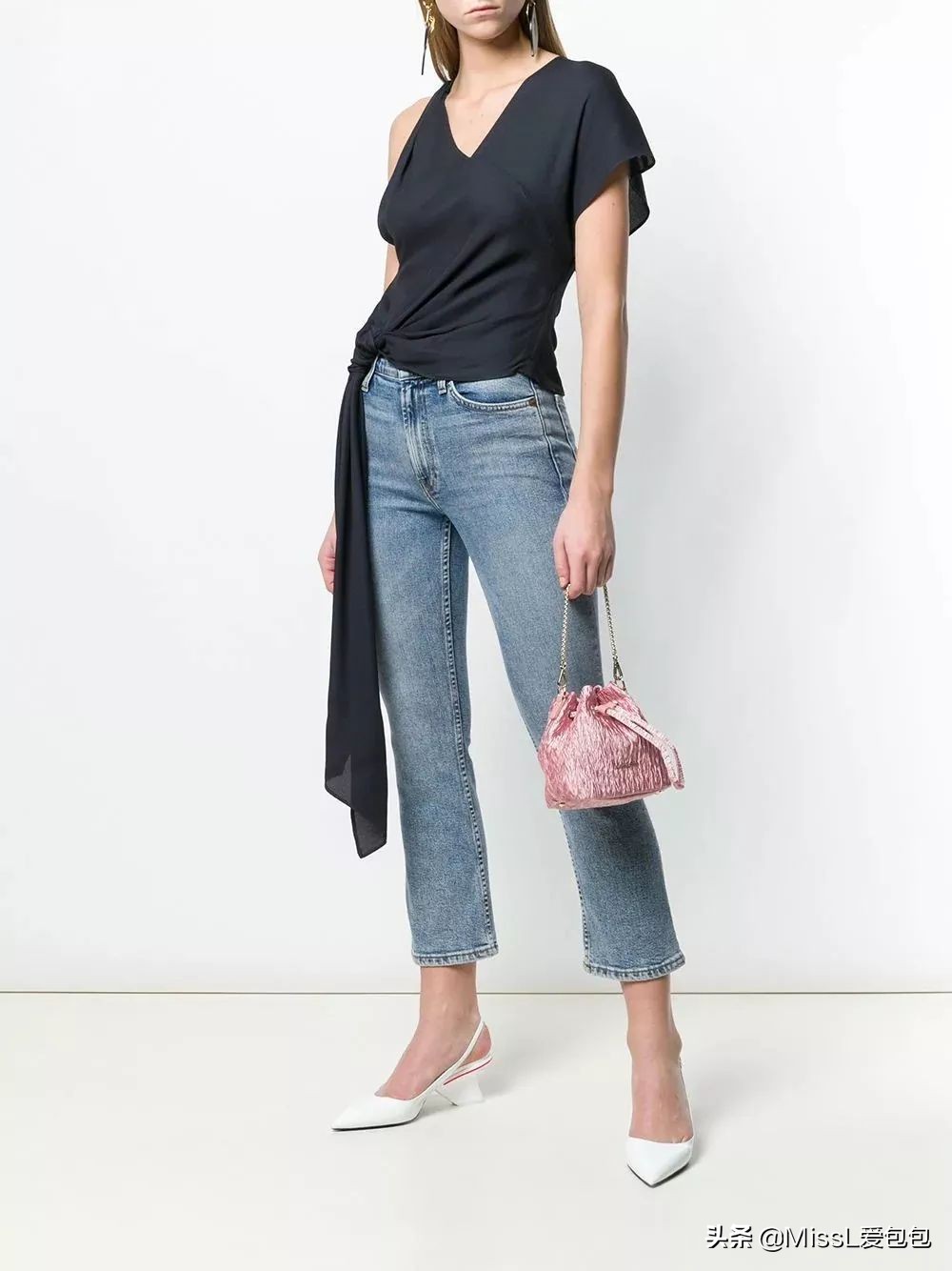 天热了买件衣服,天热了该买什么衣服呀