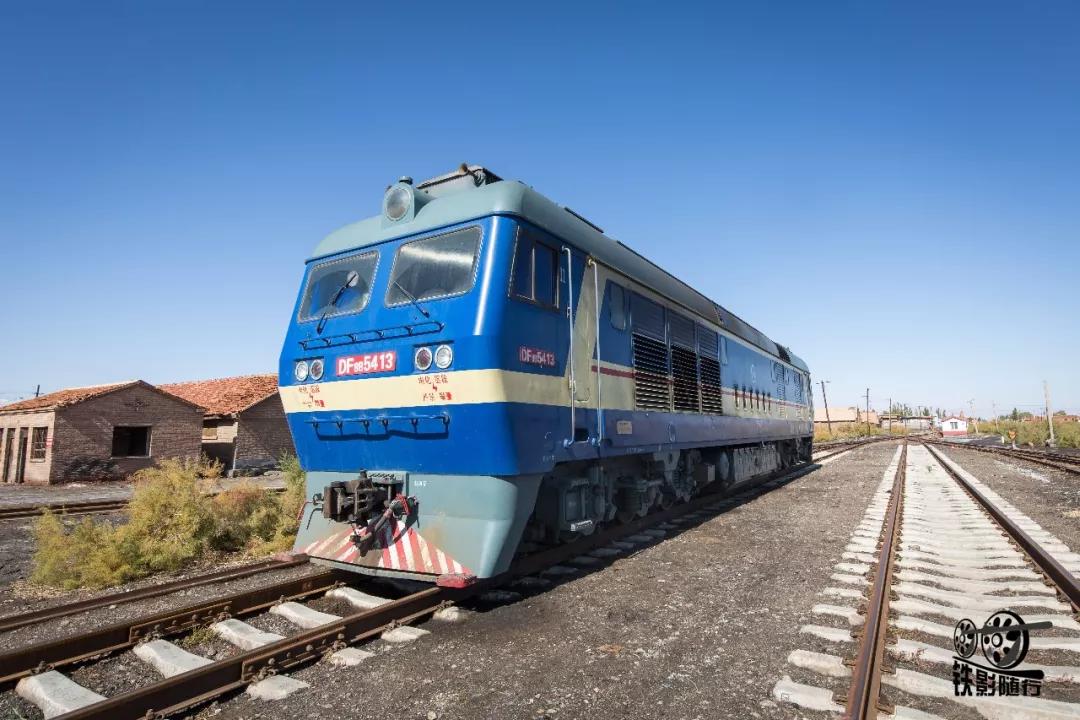 铁影｜穿越沙漠的“混编列车”——吉兰泰铁路运转记