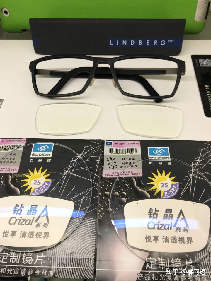 视力散光是怎么引起的,眩光及夜间视力障碍