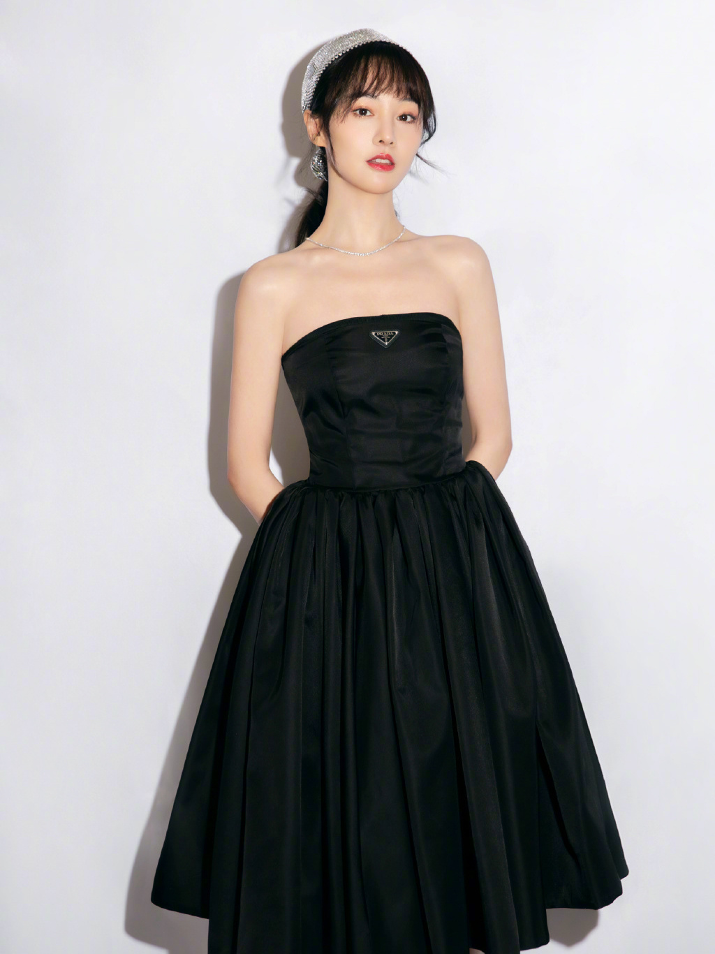 虚荣又丢人：郑爽粉丝晒单遭戳穿，全是代购图片评论区一堆人吹捧