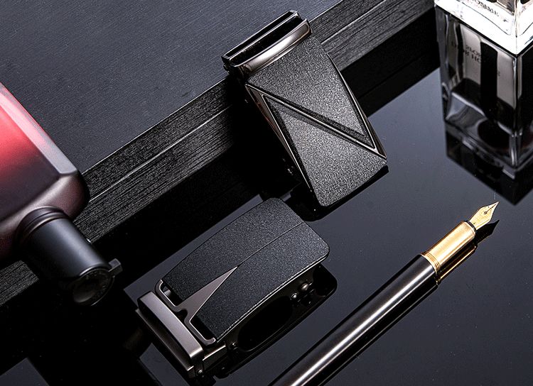 女人看包包男人看手表,女人看包包