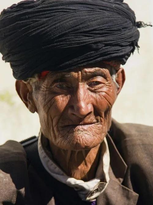 彝族和回族是一个民族吗,彝族是属于什么民族