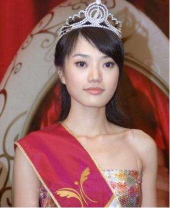 《那闺女》欣然不仅是作家还演过《丑女无敌》！但旧照完全认不出