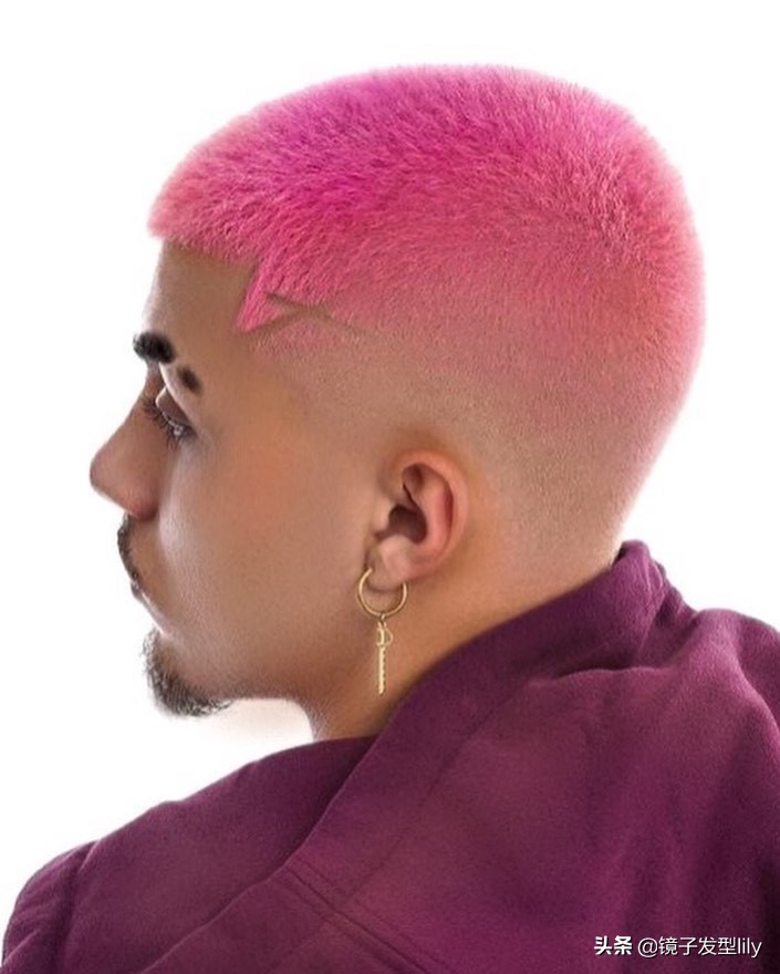 最新款流行剪头男发,男发这样剪时尚显年轻很有造型感