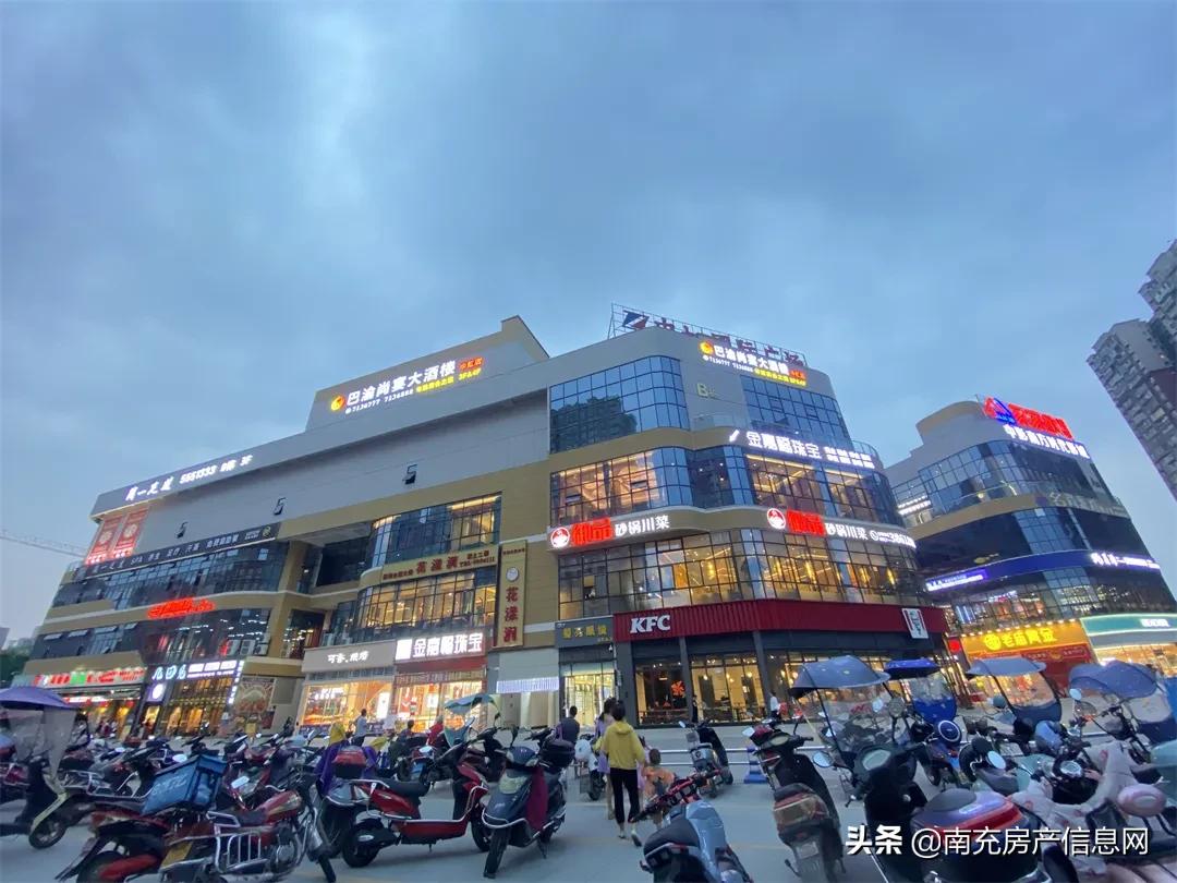 嘉陵区比较繁华商业区,商业不足