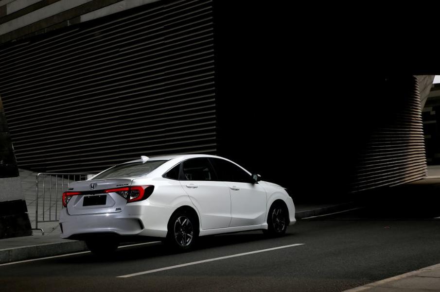 本田思域与福特福睿斯哪个好,福克斯和思域选择哪一款