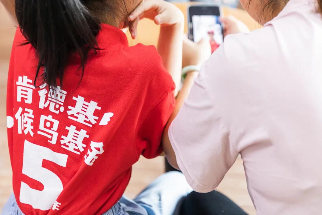 这群来自全国各地的「小候鸟」,温暖了整个上海