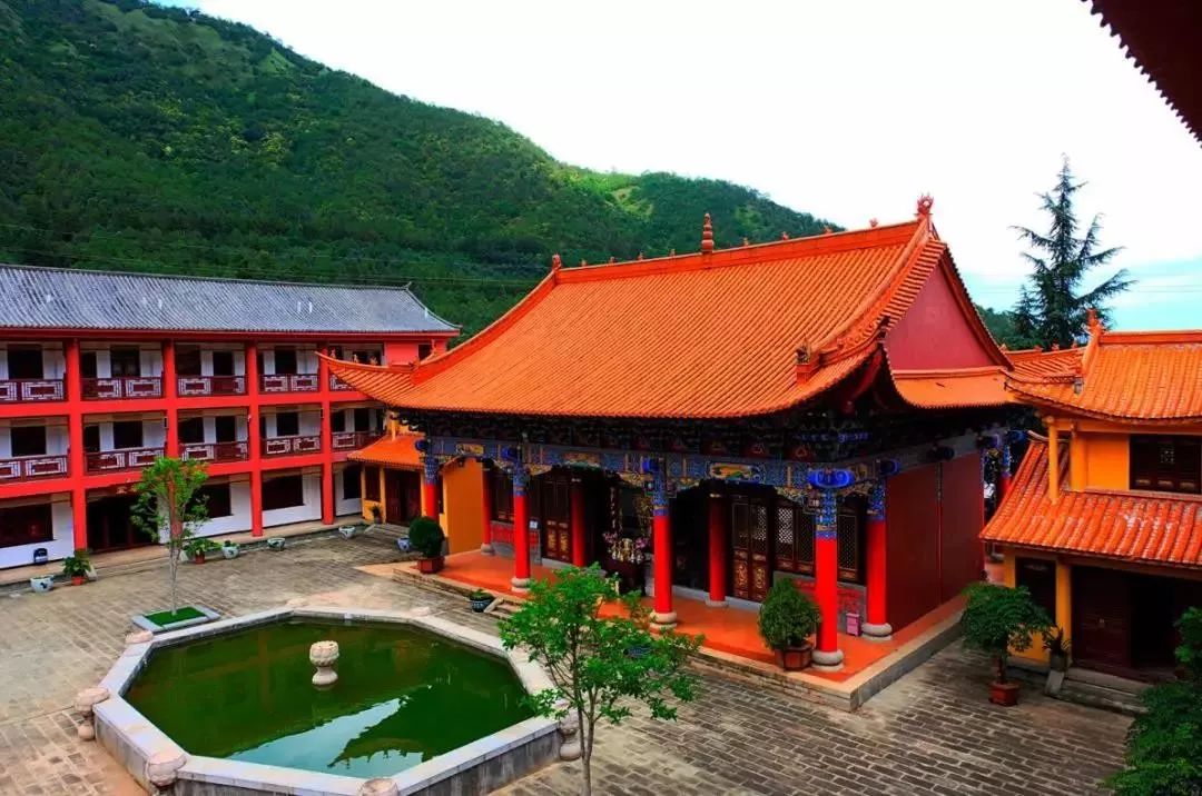 大理鸡足山奇观,从山角看大理鸡足山的传说