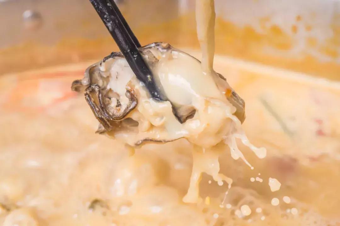 5.8折！魔都新开摩洛哥风「泰式海鲜火锅」，锅底、红膏蟹免费送