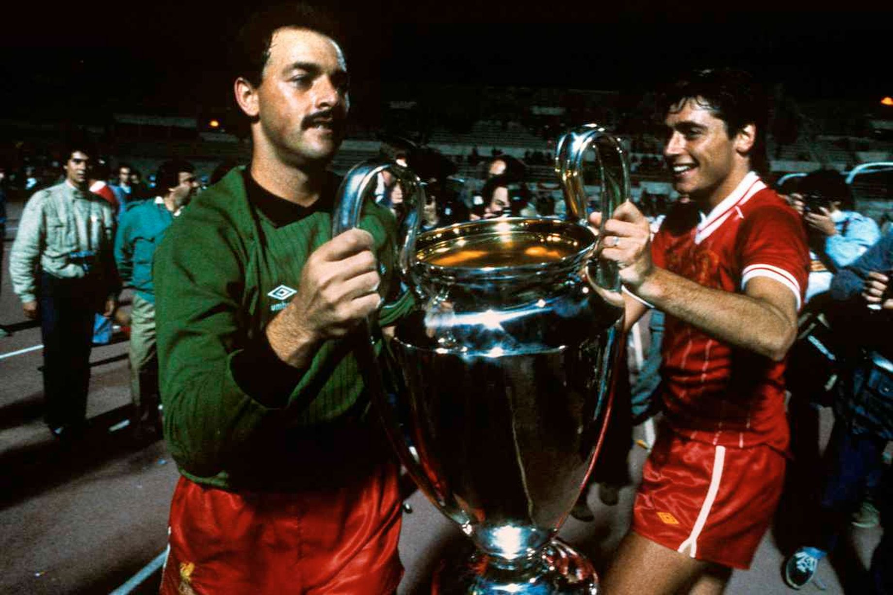 浣犳案杩滀笉浼氱嫭琛屾浖鑱斾富棰樻洸,鑻卞紡瓒崇悆闊充箰