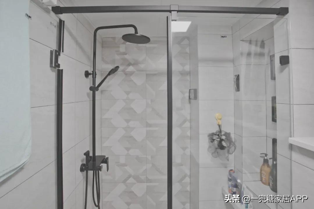 48㎡小家，餐厅可以蹦迪，还带私人影院！小户型都给我学