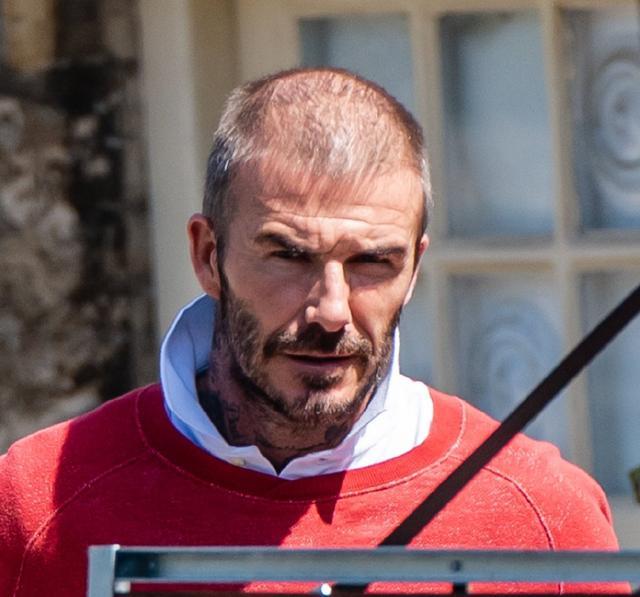 贝克汉姆哭泣的照片,贝克汉姆大哭视频