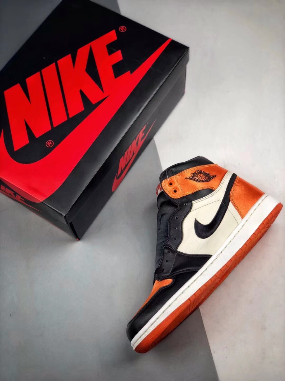 阿迪达斯龙鳞E5,阿迪贝壳头vs耐克aj