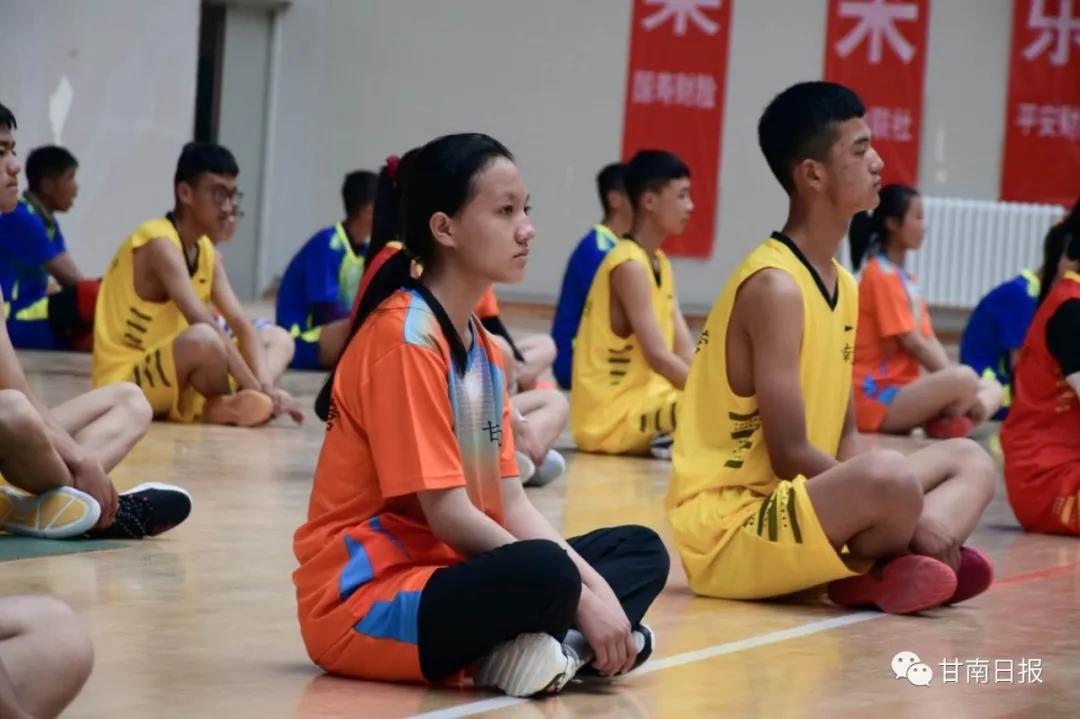 奔跑吧！少年！我州青少年暑期足球篮球训练营开营