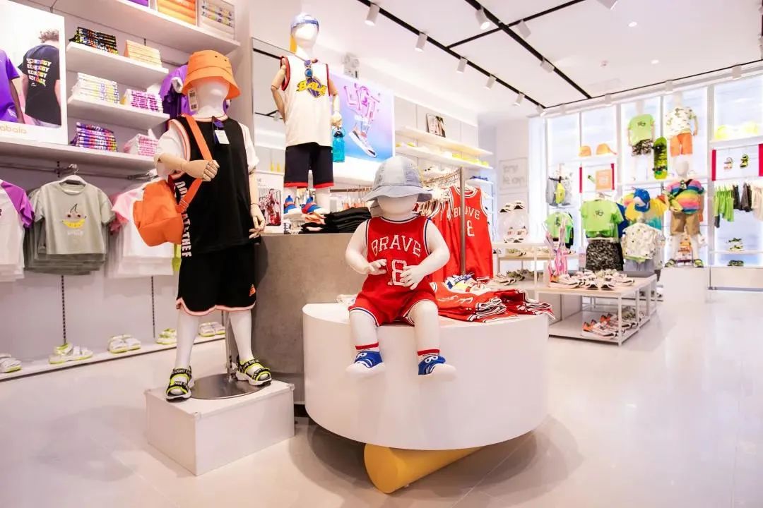 巴拉巴拉品牌实体店,巴拉巴拉万达形象